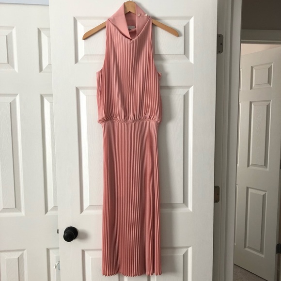 Babaton Dresses & Skirts - Babaton Pleated Midi Dress Size XXS Babaton Dresses & Skirts - Babaton Pleated Midi Dress Size XXS